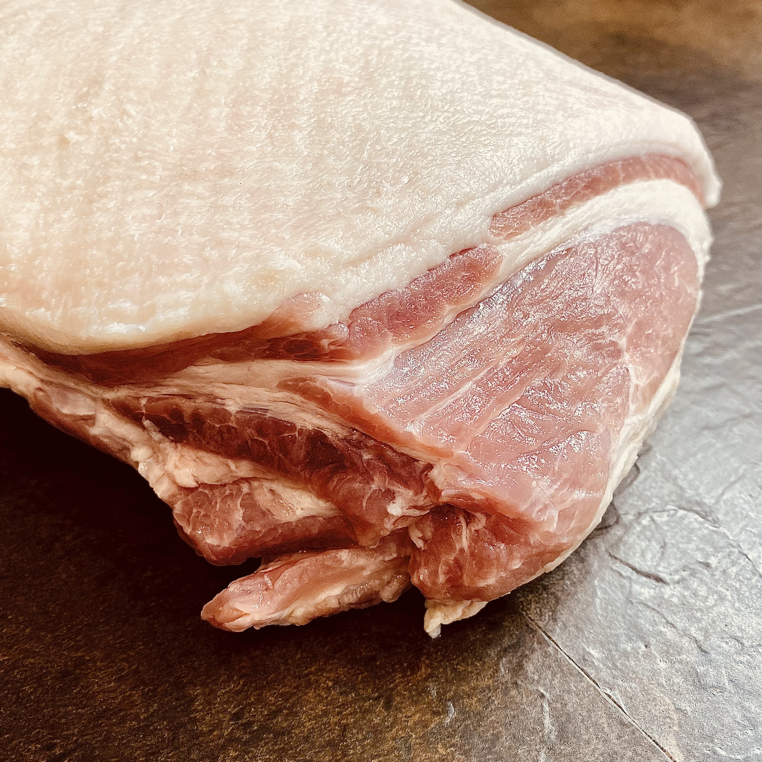 StrohGOLD Mettschulter vom Heideschwein, Schulterfleisch und Deckelfett, Stück, im Vakuumpack